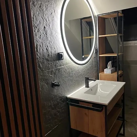 Terminal Apartment *