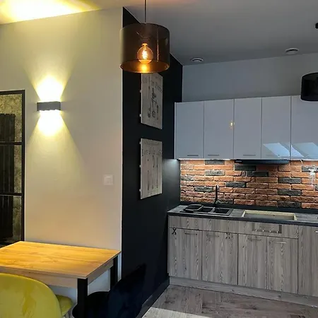 Terminal Apartment *