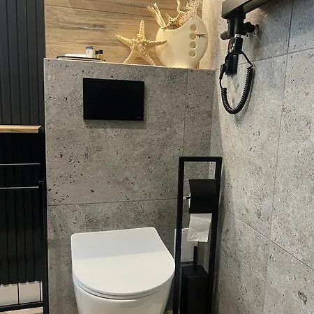 Terminal Apartment *